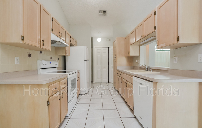 3 beds, 2 baths, 1,307 sqft, $1,990