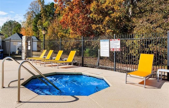 fayetteville apartments with hottub