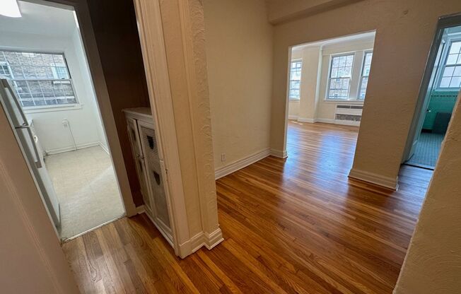 2 beds, 2 baths, 1,303 sqft, $2,200, Unit New King Edward 202