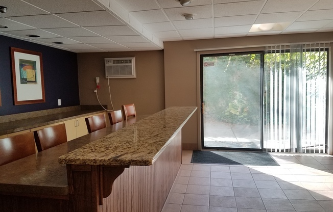 Studio, 1 bath, 494 sqft, $988, Unit 99-200