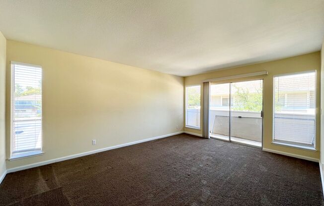 COMING SOON !!! CHARMING 1BD/1BA CONDO IN LAS VEGAS COUNTRY CLUB!