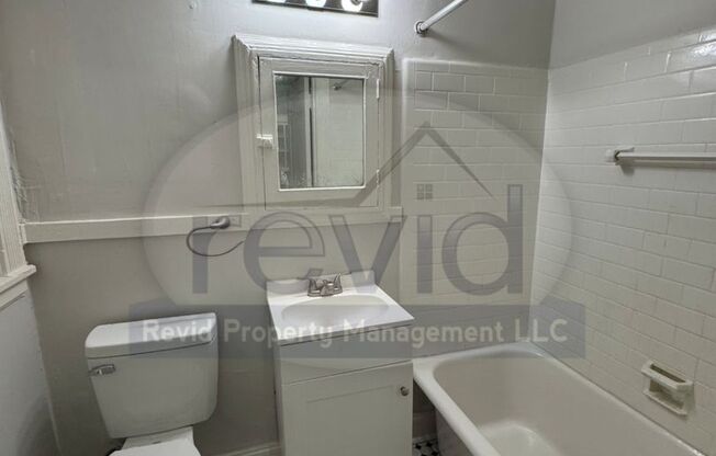 2 beds, 1 bath, 950 sqft, $995, Unit 1351-3