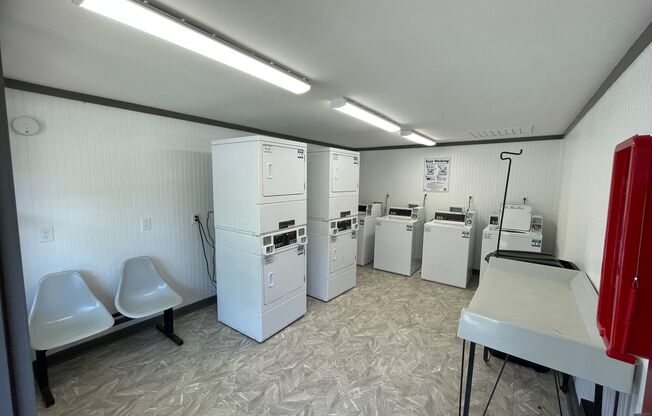 2 beds, 1 bath, $1,295, Unit 506