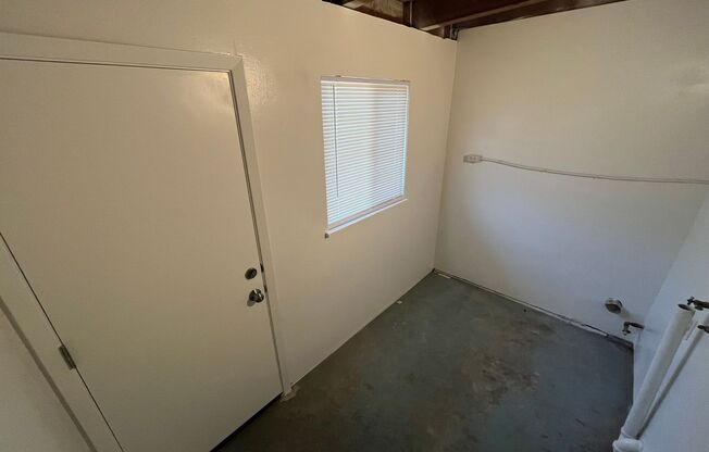 3 beds, 1 bath, $2,600