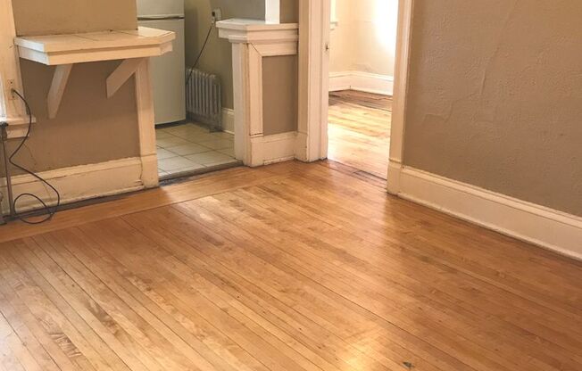 1 bed, 1 bath, $995, Unit 38