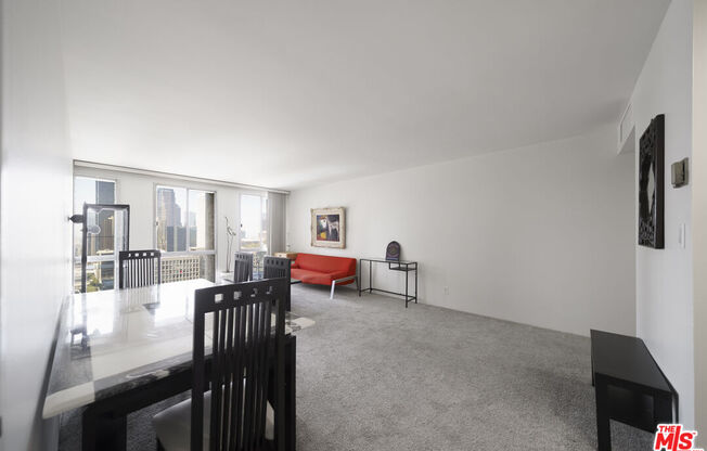 1 bed, 1 bath, 762 sqft, $2,600, Unit 1807