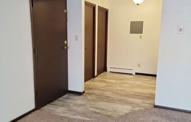 2 beds, 1 bath, 720 sqft, $859, Unit 8