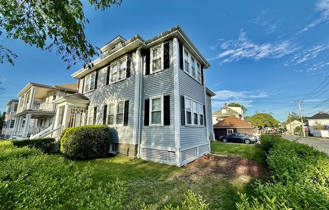 107 E ELM AVE