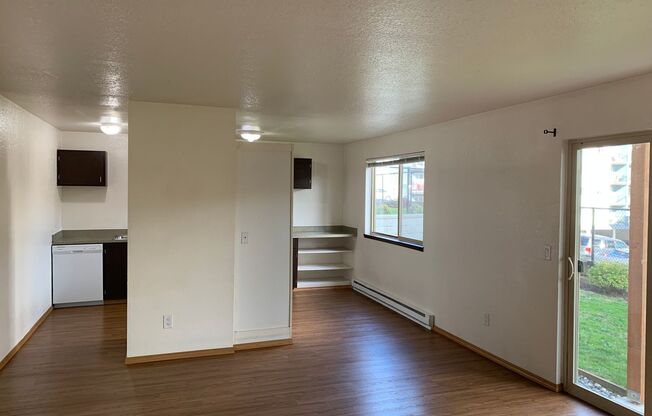 3 beds, 2 baths, 1,434 sqft, $2,450, Unit B110