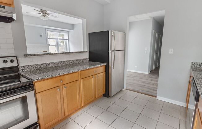 3 beds, 1 bath, 632 sqft, $2,450, Unit 1460-110