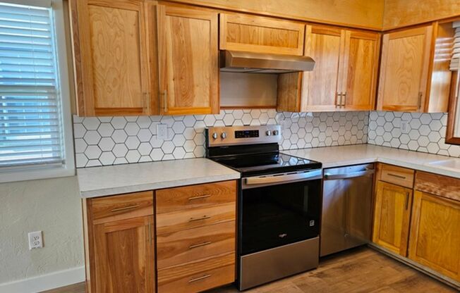 3Bd/1Ba Single Story Home - For viewing!