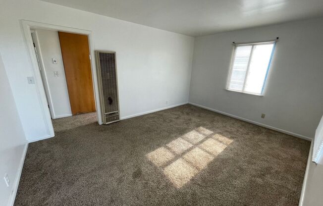 Cute 2 bedroom Duplex For Rent!!