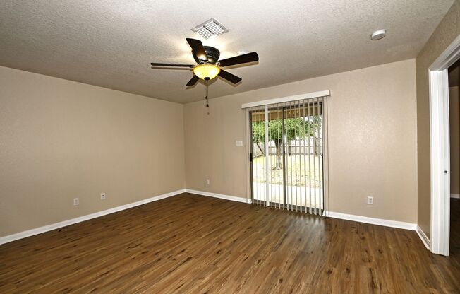 3 beds, 2 baths, $1,550