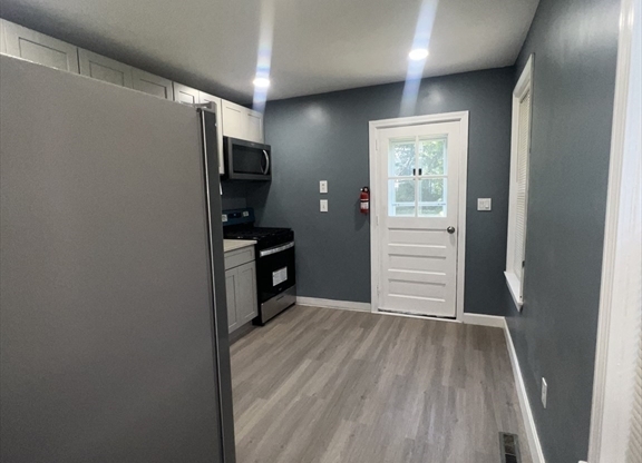 1 bed, 1 bath, 750 sqft, $2,300, Unit 1