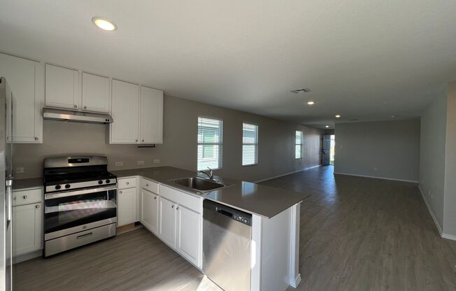 Beautiful 3/2 located in Marion, Tx