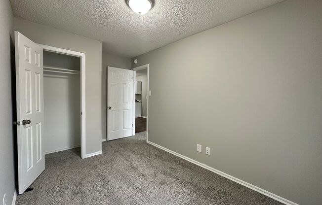 3 beds, 1 bath, 820 sqft, $1,398, Unit 1341w