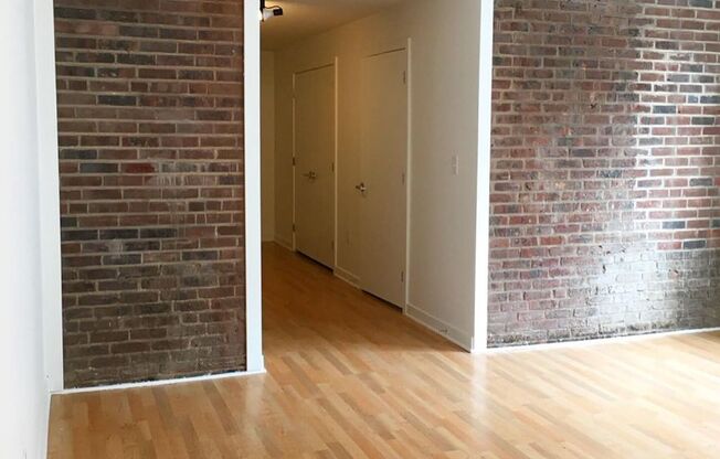 2 beds, 1 bath, $1,899, Unit 207