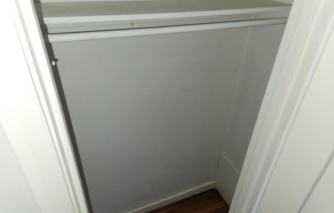 2 beds, 1 bath, 897 sqft, $2,195, Unit A-19