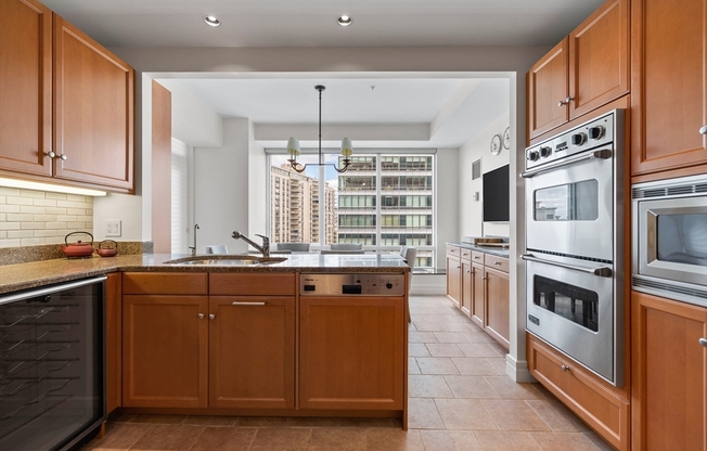 4 beds, 3.5 baths, 3,246 sqft, $35,000, Unit 19E