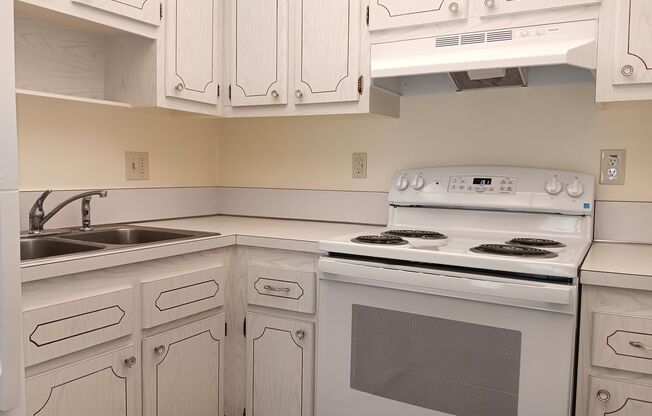 Sunny spot in St Pete, close to downtown & all kinds of shopping, dining