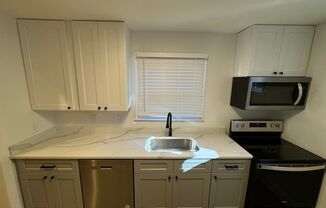 2 beds, 1 bath, $2,599