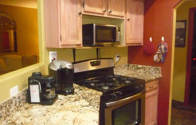 1 bed, 1 bath, 853 sqft, $1,595