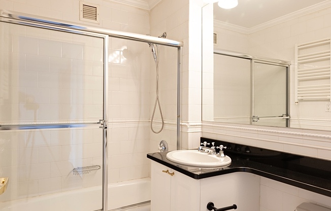 1 bed, 1 bath, 725 sqft, $4,995, Unit 7D