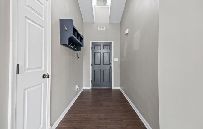 Charming 3BR Home with Large Private Yard Near Downtown Raleigh