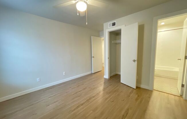 2 beds, 2 baths, 900 sqft, $1,550, Unit LAW11-204