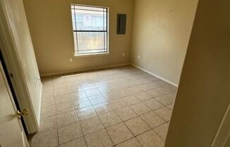 2 beds, 2 baths, $850, Unit 1