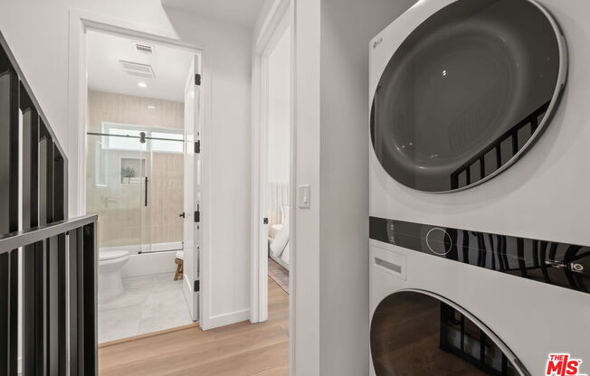 257 1/2 S PARK VW ST