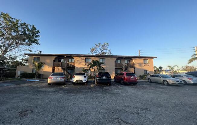 4610 DE LEON ST