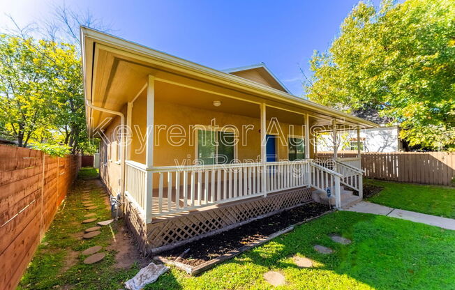 1209 E 3 ST