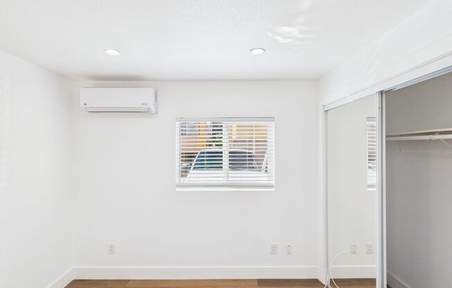 4018 Alabama Street - 2 Bedroom x 1bath - **** 1 month free with 14-month lease.