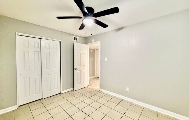 2 beds, 1 bath, 750 sqft, $825, Unit 10