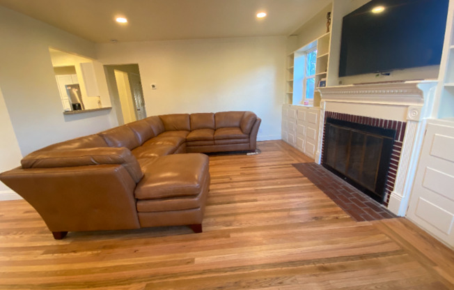 3654 52 ST