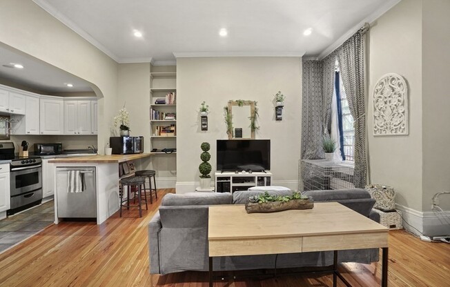 Studio, 1 bath, 521 sqft, $3,200, Unit 5B