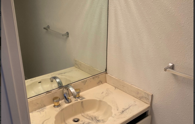 4 beds, 2.5 baths, $4,950