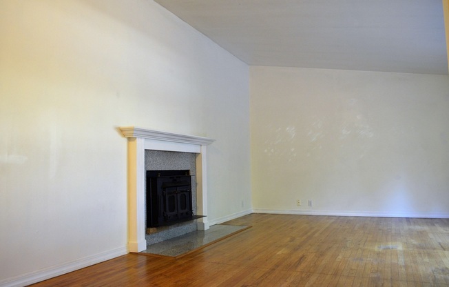 New Kitchen!! Beautiful family home w/extra room/close MS,Trader Joe's, and highway