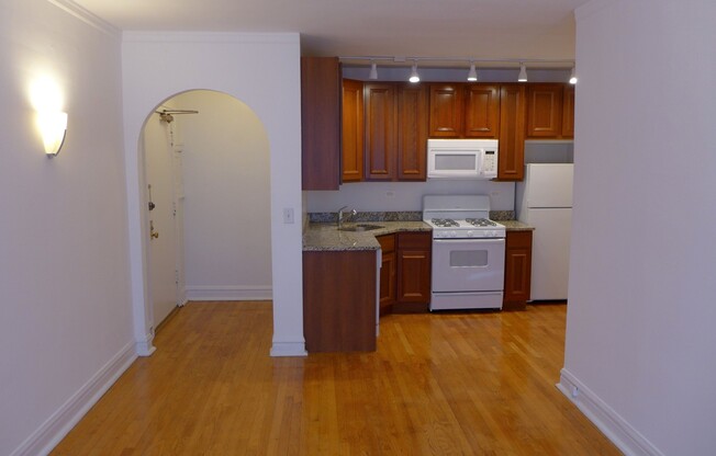 1 bed, 1 bath, 500 sqft, $1,850, Unit 300