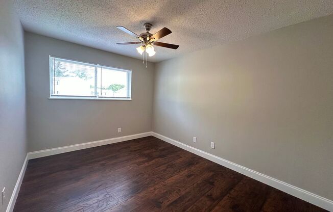2 beds, 1 bath, 850 sqft, $1,295, Unit E39