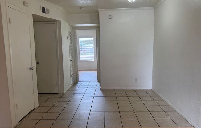 1 bed, 1 bath, 700 sqft, $1,024, Unit LAW9-303