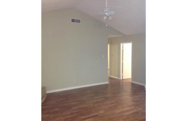 3 beds, 1 bath, 1,050 sqft, $1,695, Unit B