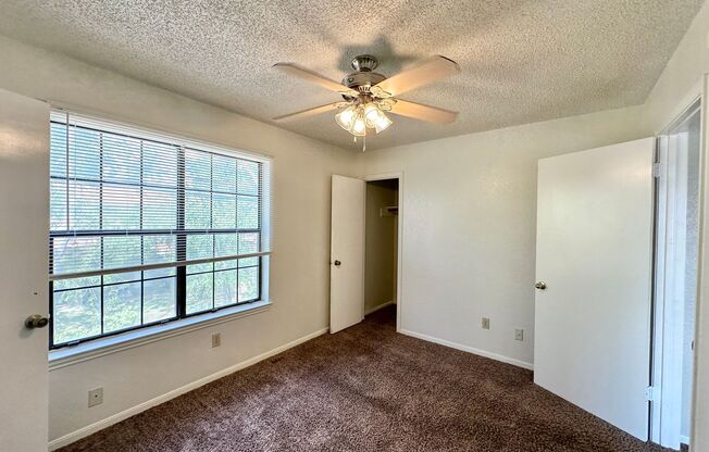 2 beds, 1.5 baths, 1,021 sqft, $975