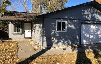 Redmond: $2275 Single Story Home in SW Redmond with Great Yard