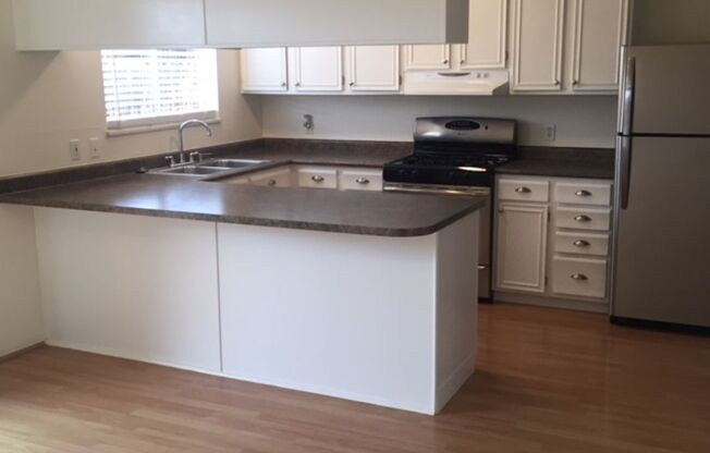 Large 2 bed/2.5 bath near 6th & Union