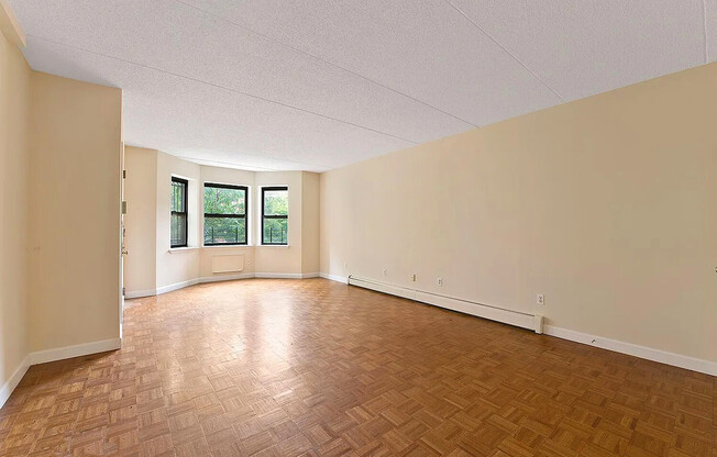 56 E 119 ST
