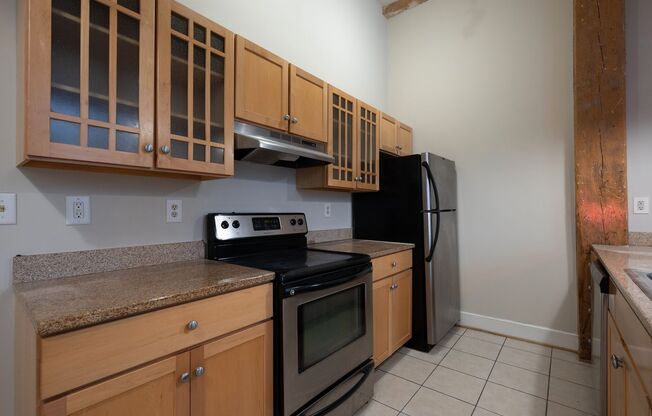 2 beds, 2 baths, 860 sqft, $1,350, Unit 405