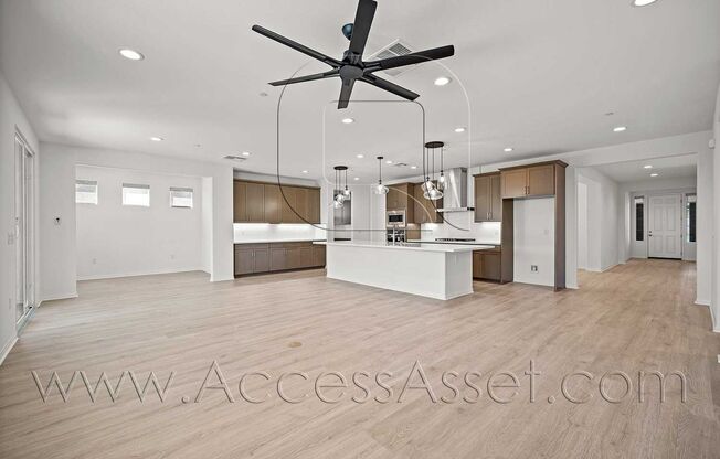 Spacious 4 Bed / 3 Bath Home In Beautiful Neighborhood In Menifee!