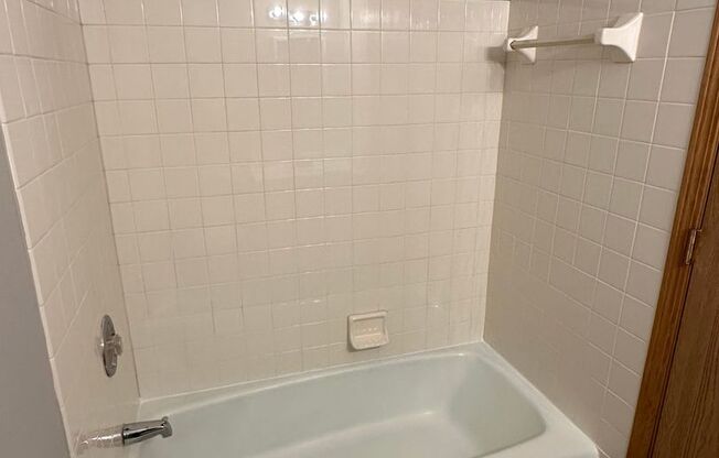 Studio, 1 bath, 350 sqft, $1,150, Unit Unit 212